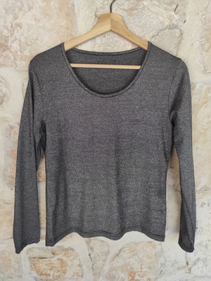 Women's elastic gray metallic blouse like new, size L