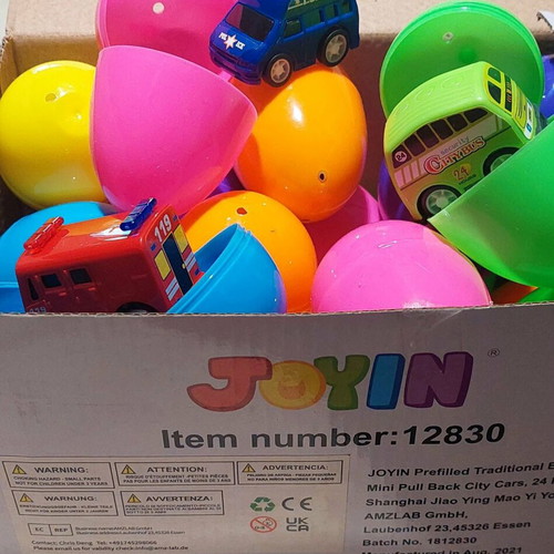 Easter egg toy set new, 24 pieces with cars inside