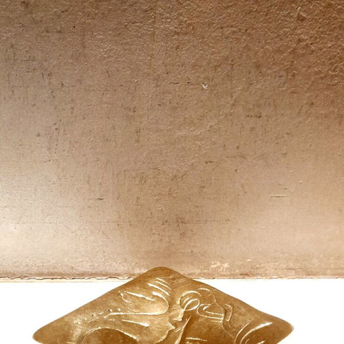 Bronze square plate like new with mother and baby design