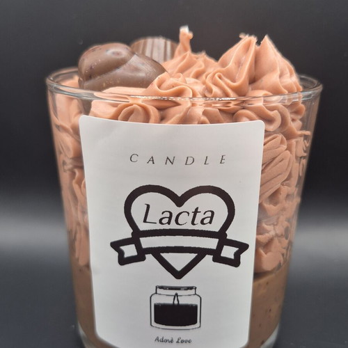 Lacta scented candle like new, chocolate aroma