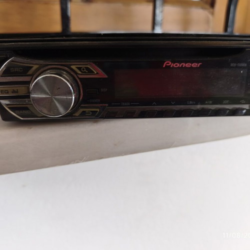 Pioneer car stereo with USB