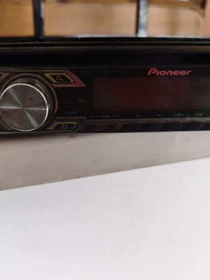 Pioneer car stereo with USB