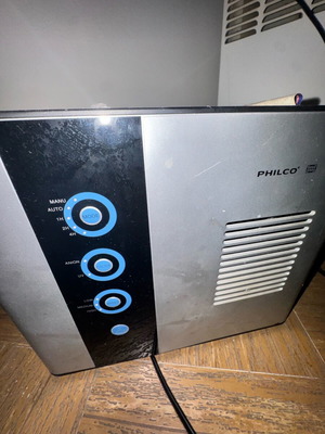 Philco i-Breathe 15 air purifier like new with UV lamp and ionizer