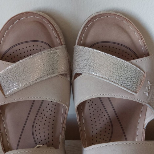 Zapatos beige sandals size 37 like new with anatomical insole