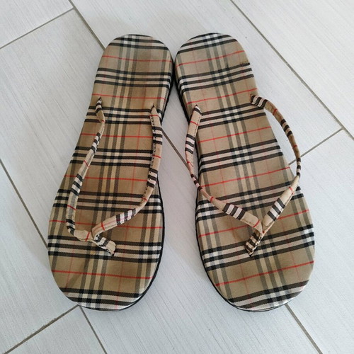 Flip flops like new, size 38, multicolor plaid
