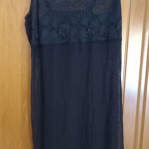 Negligee lingerie Ross black like new, medium size, adjustable straps