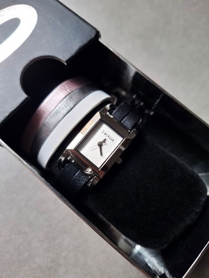 Morgan Women's Watch with 5 Leather Straps in Black/Pink/White/Silver
