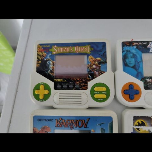 Tiger Electronics handheld games used, Karnov no sound, Batman worn, Simon's Quest excellent