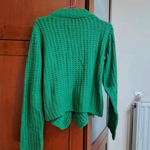 Women's knitted sweater used, green, thick knit with wear