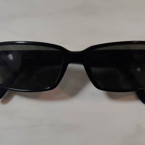 Salvatore Ferragamo Sunglasses like new, black, unisex
