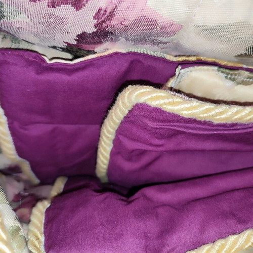 Reversible quilt coverlet with sheets and pillows new, capitone