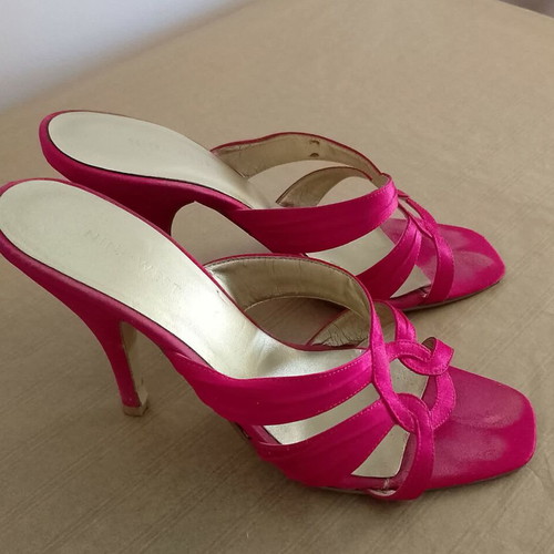Nine West mule fuchsia satin like new, size 38, 8 cm heel