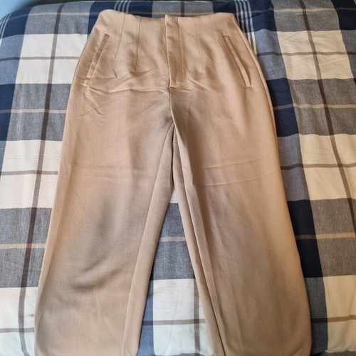 Women's beige Stradivarius pants like new, size 38