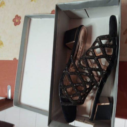 Voi&Noi women's sandals size 40 like new, black with rhinestones