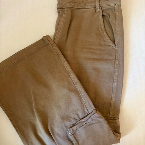 Zara women's beige pants size M like new with minor seam damage
