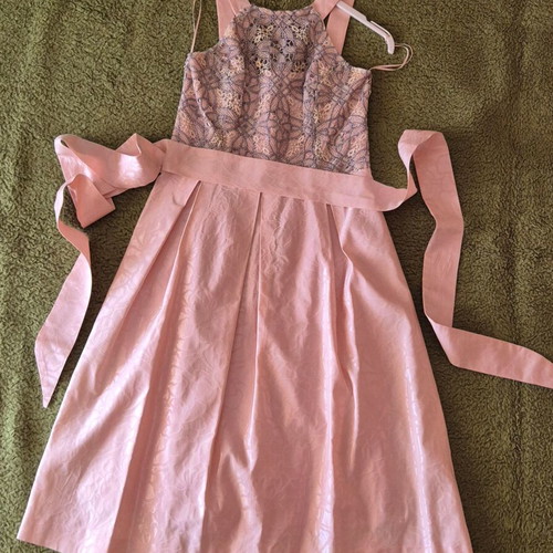 Personal No3 Dress like new, pink with lace and bow