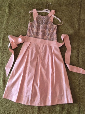 Personal No3 Dress like new, pink with lace and bow