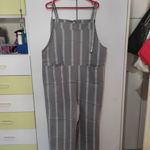 Gray cotton salopette no L used with white stripes and pockets