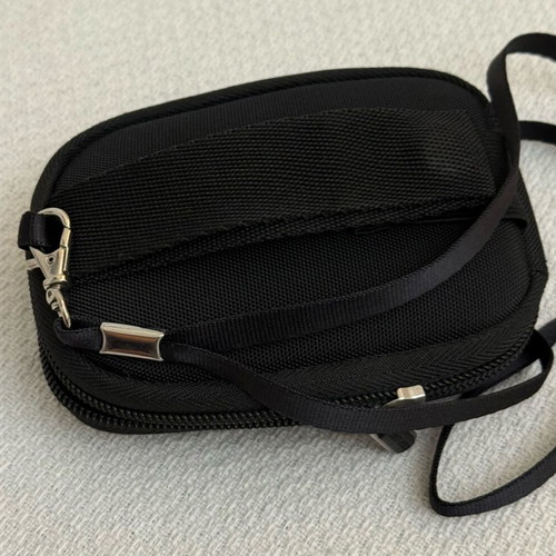 Case Logic QPB-201 compact camera case like new