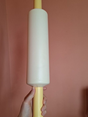 Kitchen rolling pin like new for dough
