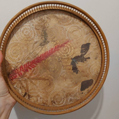 Decorative tray with dried flowers diameter 27 cm like new