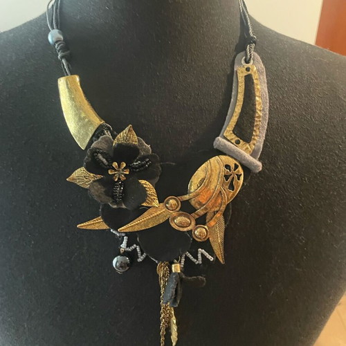 Handmade necklace like new
