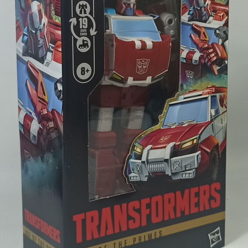 Transformers Age of the Primes Autobot Ratchet Deluxe Class new