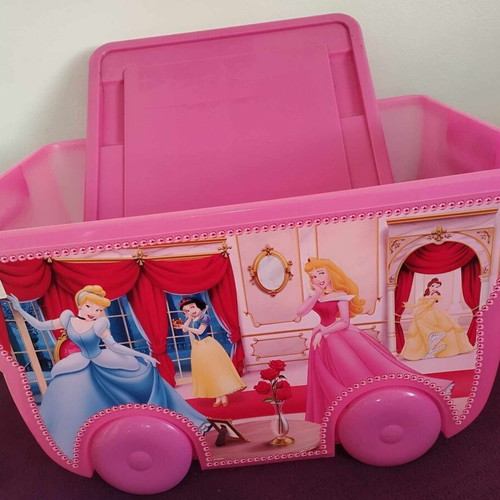 Children's storage box like new with wheels pink