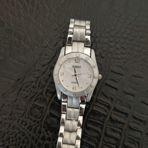 Anqi wristwatch women's like new
