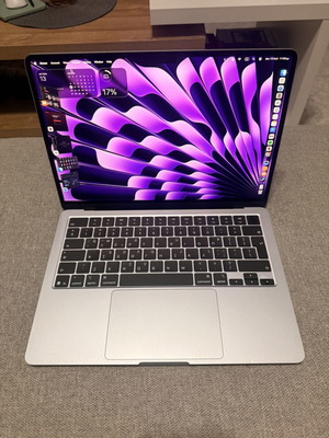 MacBook Air 13" M4 16GB RAM 256GB SSD Midnight like new