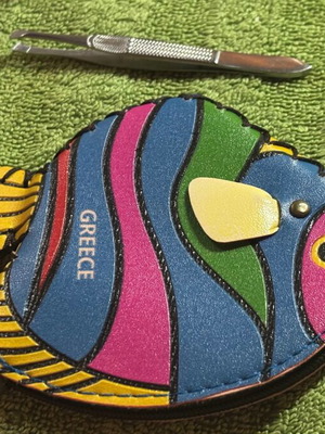 Μικρό πορτοφόλι ψάρι μεταχειρισμένο, πολύχρωμο με φερμουάρ