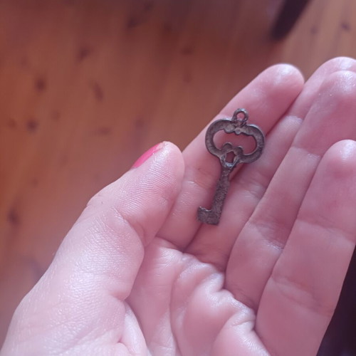 Key symbol for necklace and keychain, new