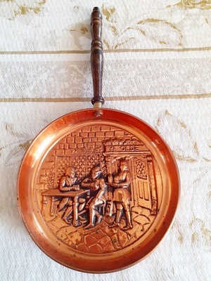 Copper decorative frying pan with wooden handle
