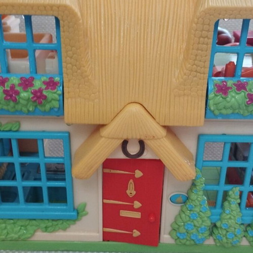 ELC Happyland playset with five figures and sounds like new