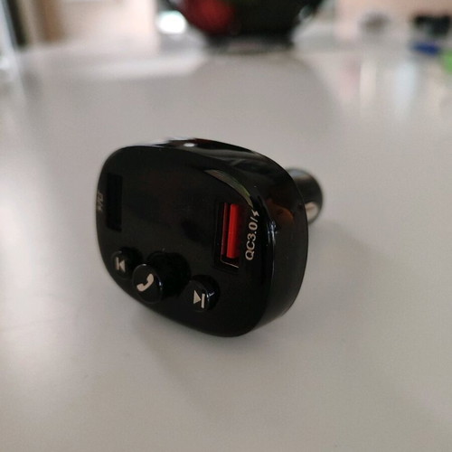 Fm transmitter Xo like new with two USB A ports and 18W fast charge