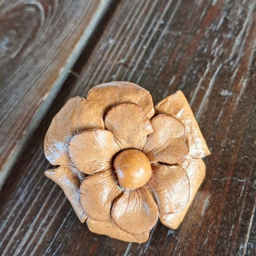 Leather flower ring handmade new, beige