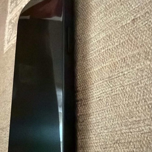 Apple iPhone 16 128GB with Galaxy Buds 3 Pro gift