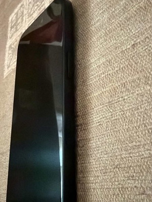 Apple iPhone 16 128GB with Galaxy Buds 3 Pro gift
