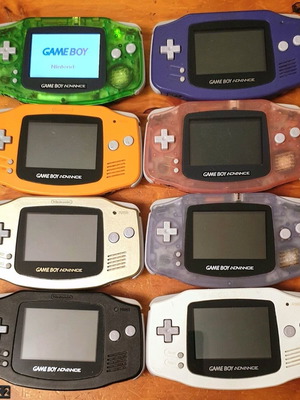 Game Boy Advance като нов с карта с 369 игри