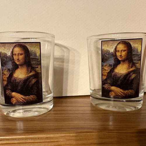 Shot glasses like new, set of 2 with Mona Lisa design