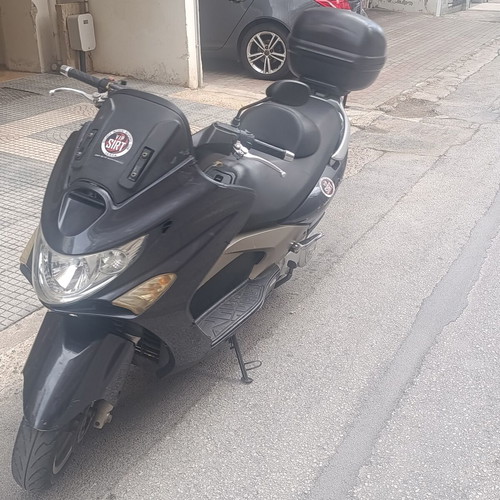 Kymco Xciting 250 scooter like new, petrol, manual transmission