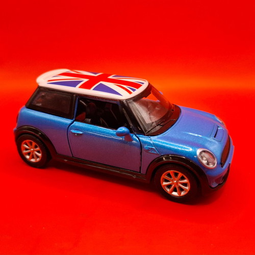 Mini Cooper 1:32 miniature new with pull back mechanism