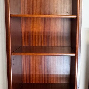 Bookcases like new, set of 2 with shelves and cabinet