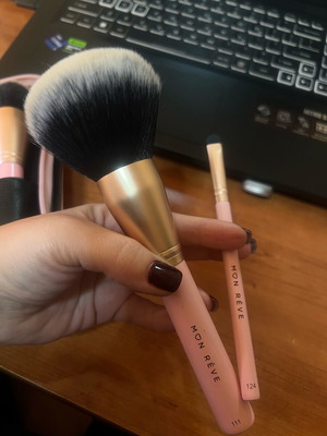Mon Rêve makeup brushes like new, set of two