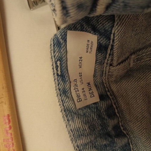 Bershka shorts used, size 34