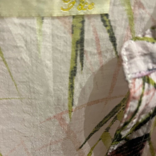 Women's pink shirt-blouse like new with bird patterns