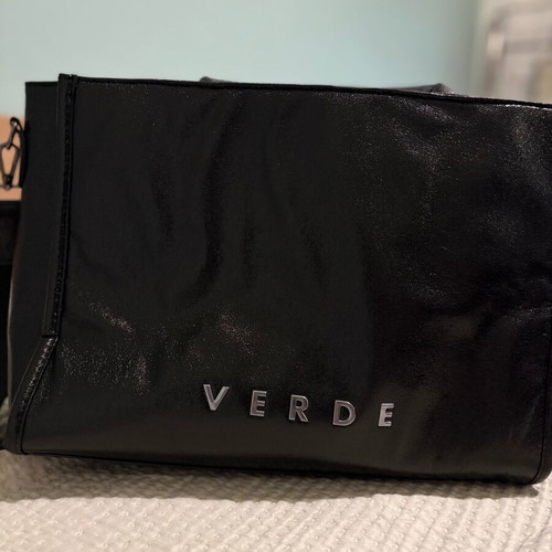 Verde black handbag like new