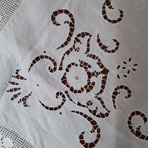 White tablecloth 1.16 x 1.16 m with crochet and handmade embroidery new