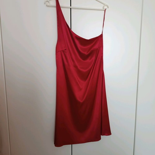 Red satin evening dress with one shoulder like new, size M