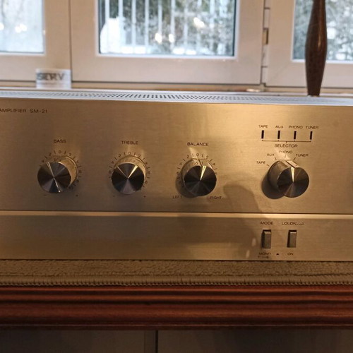 Sharp SM-21 integrated stereo amplifier like new